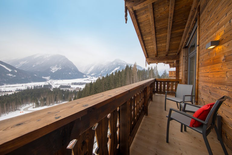 Terrasse von Schlafzimmer 1 und 2, Blick 1