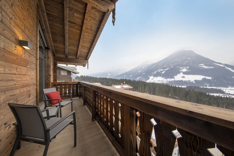 Terrasse von Schlafzimmer 1 und 2, Blick 2